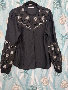 Everlane Black Floral Lace-Yoke Button Front Blouse